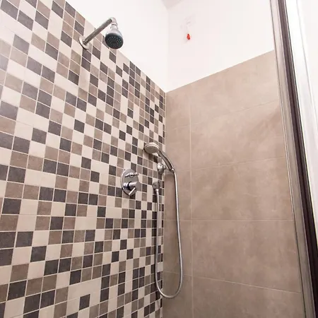 Wellstay Downtown Apartment *