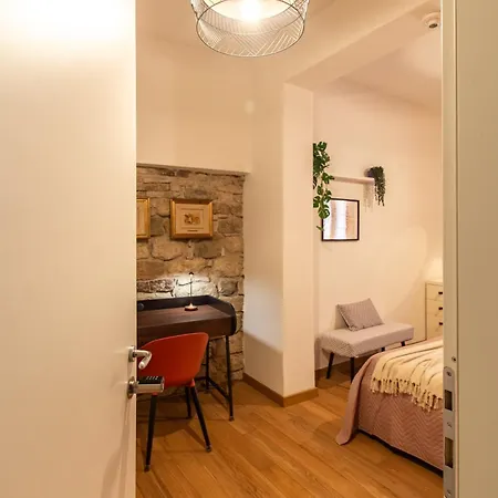 Wellstay Downtown Apartament