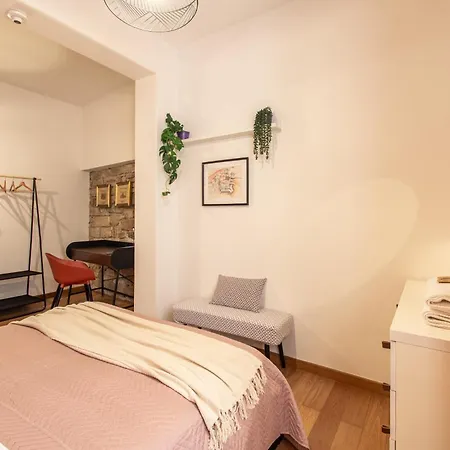 Wellstay Downtown Apartament *